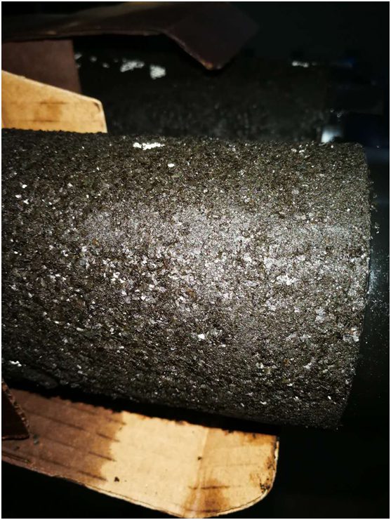 由于油品問題導致油氣分離器壓差高，空壓機潤滑油結(jié)膠，油濾堵塞，機器高溫報警(圖3)