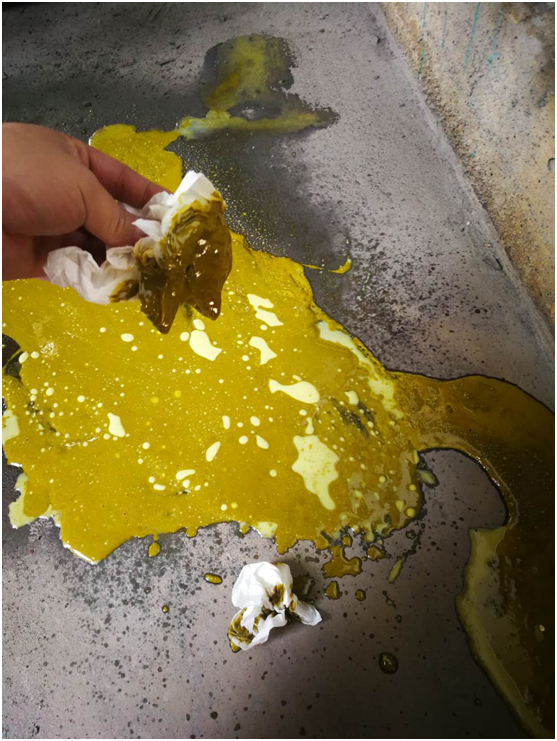 油氣分離器使用過(guò)程中因壓差過(guò)高被擊穿，造成跑油，油分配料不匹配造成壓差過(guò)高(圖2)